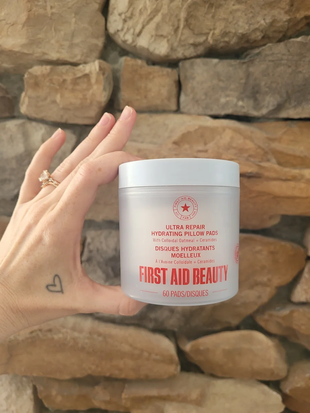 First Aid Beauty Acne Clearing Pads 2% Salicylic Acid Acne Treatment